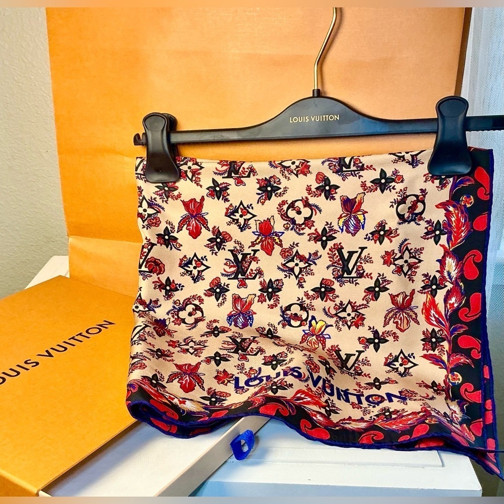 Auth Louis Vuitton Silk Scarf Bundle– Floral Monogram Print (Style 00-0195-682) - Picture 5 of 15